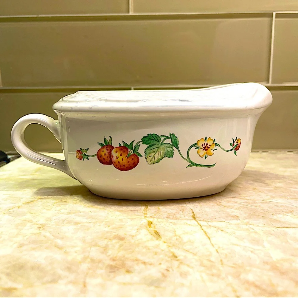 Pfaltzgraff Berry Basket Gravy Boat.  Made in USA